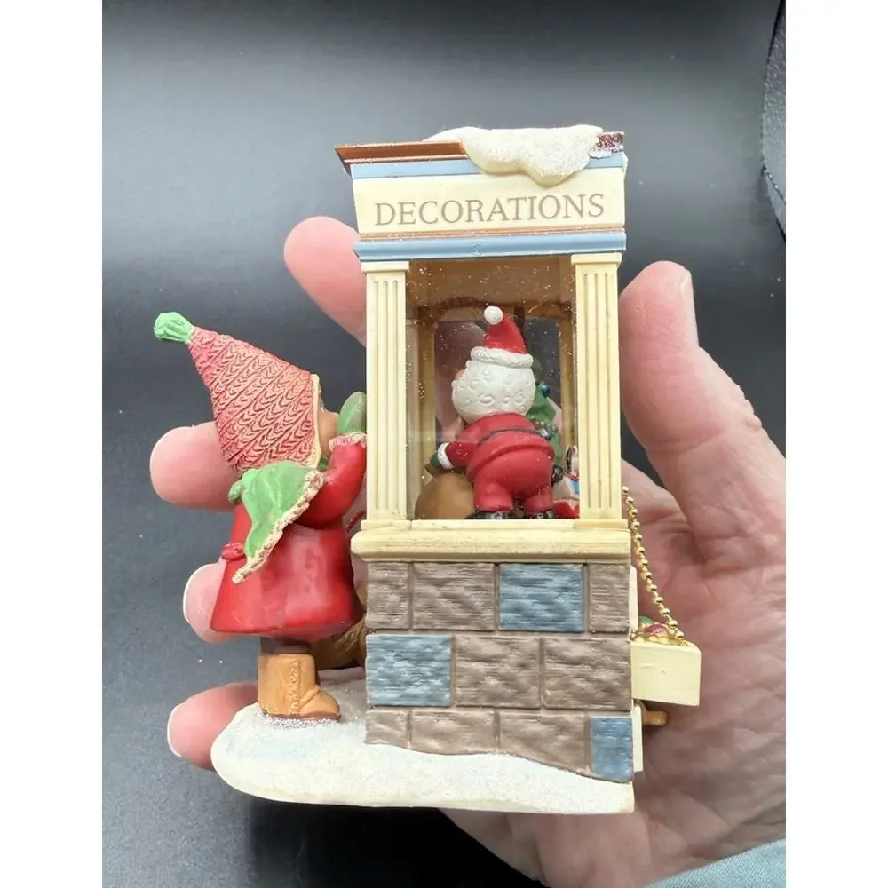 CHRISTMAS WINDOW 10th KOC Member Exclusive Hallmark Ornament Jangles Toys Lo16